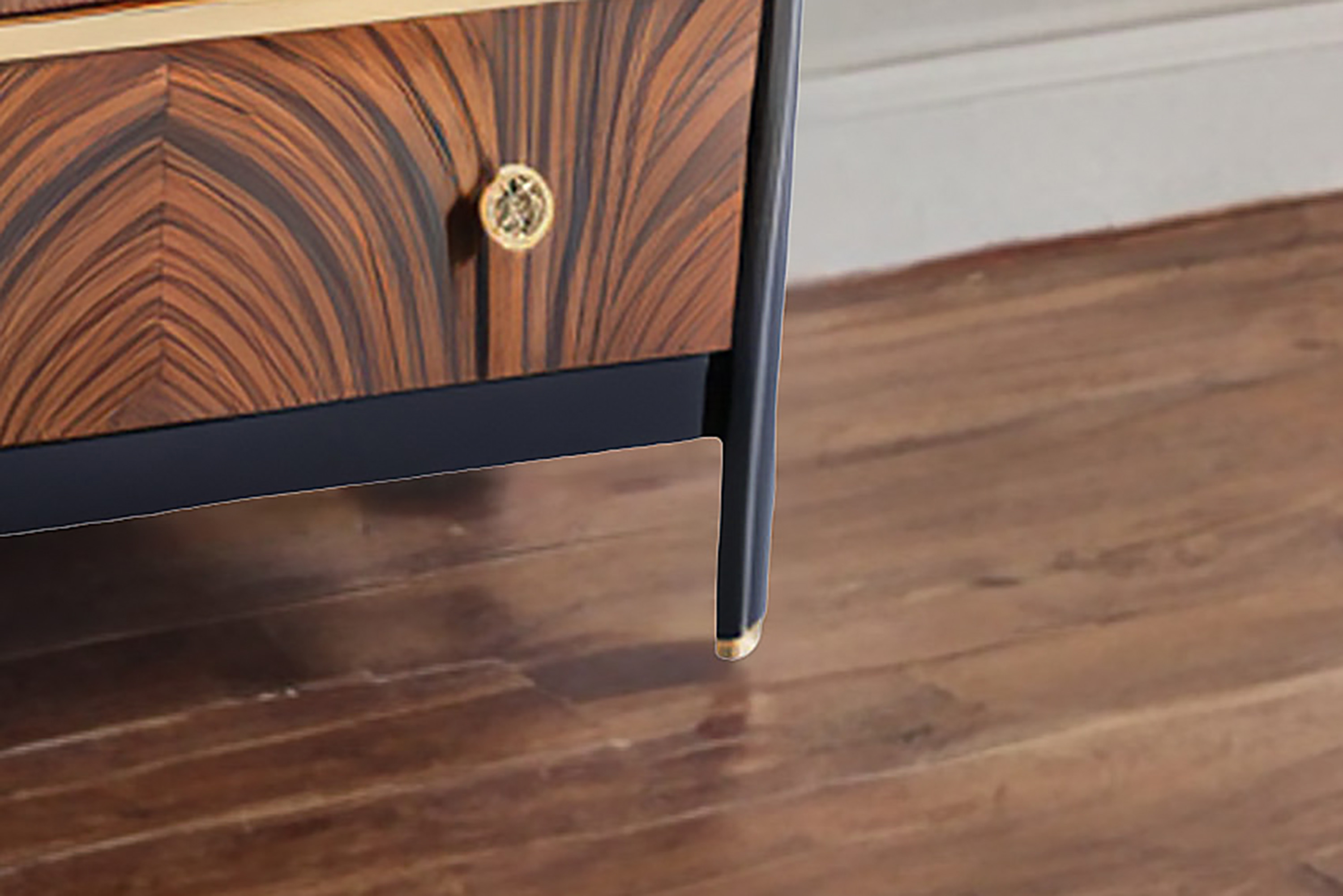 Art Deco chest of drawers with beautiful Macassar veneer