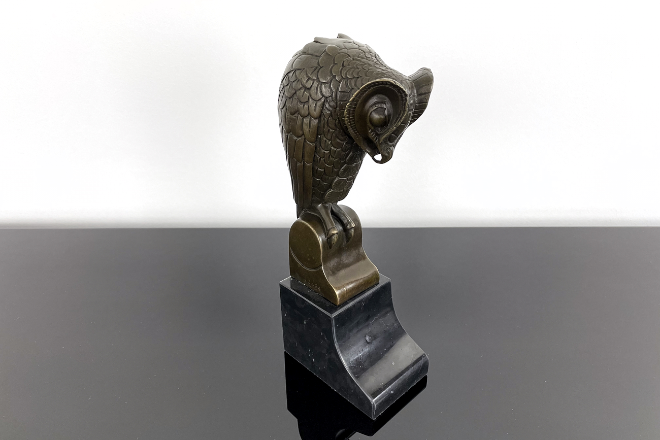 Decorative bronze in Art Deco style