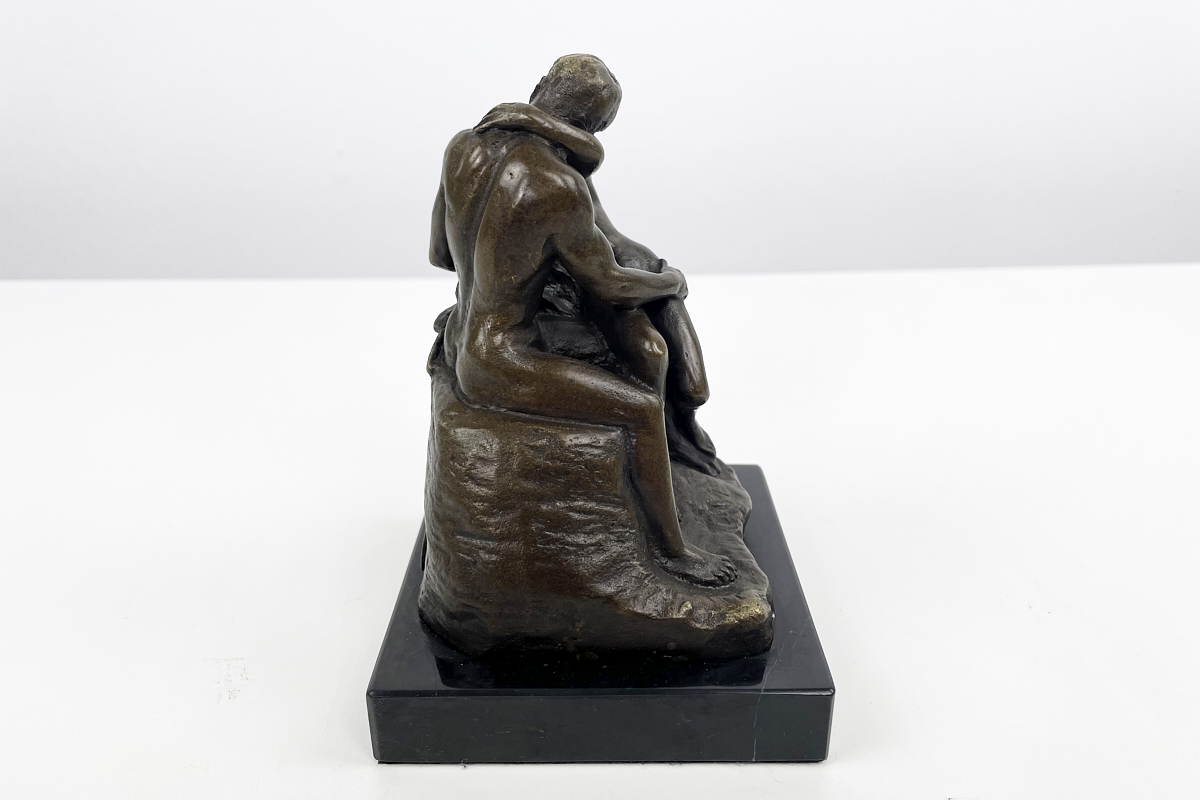 "The Kiss" bronze figure in Art Deco style