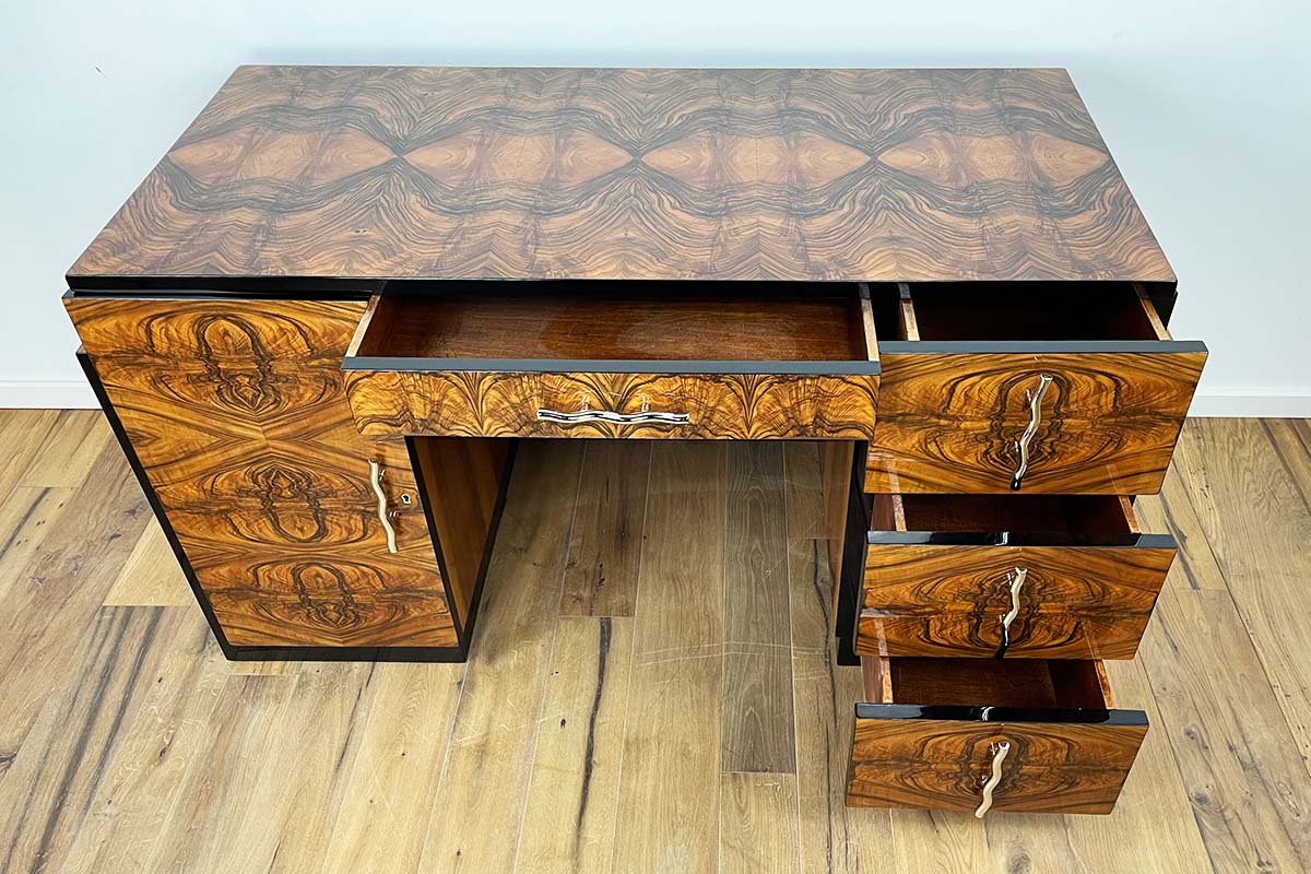 Art Deco Desk from Paris 'Villa Victor Hugo' Around 1925 with Stunning Walnut