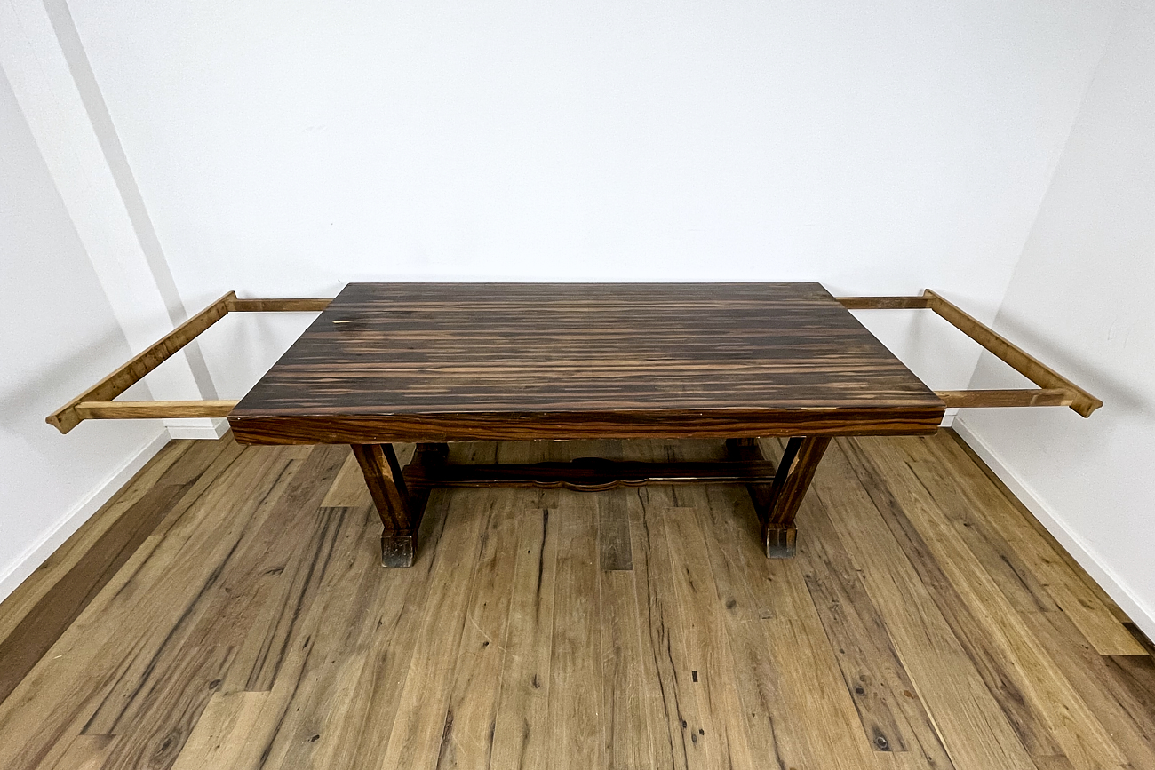 Art Deco dining table in Makassar - Extendable to 3 meters