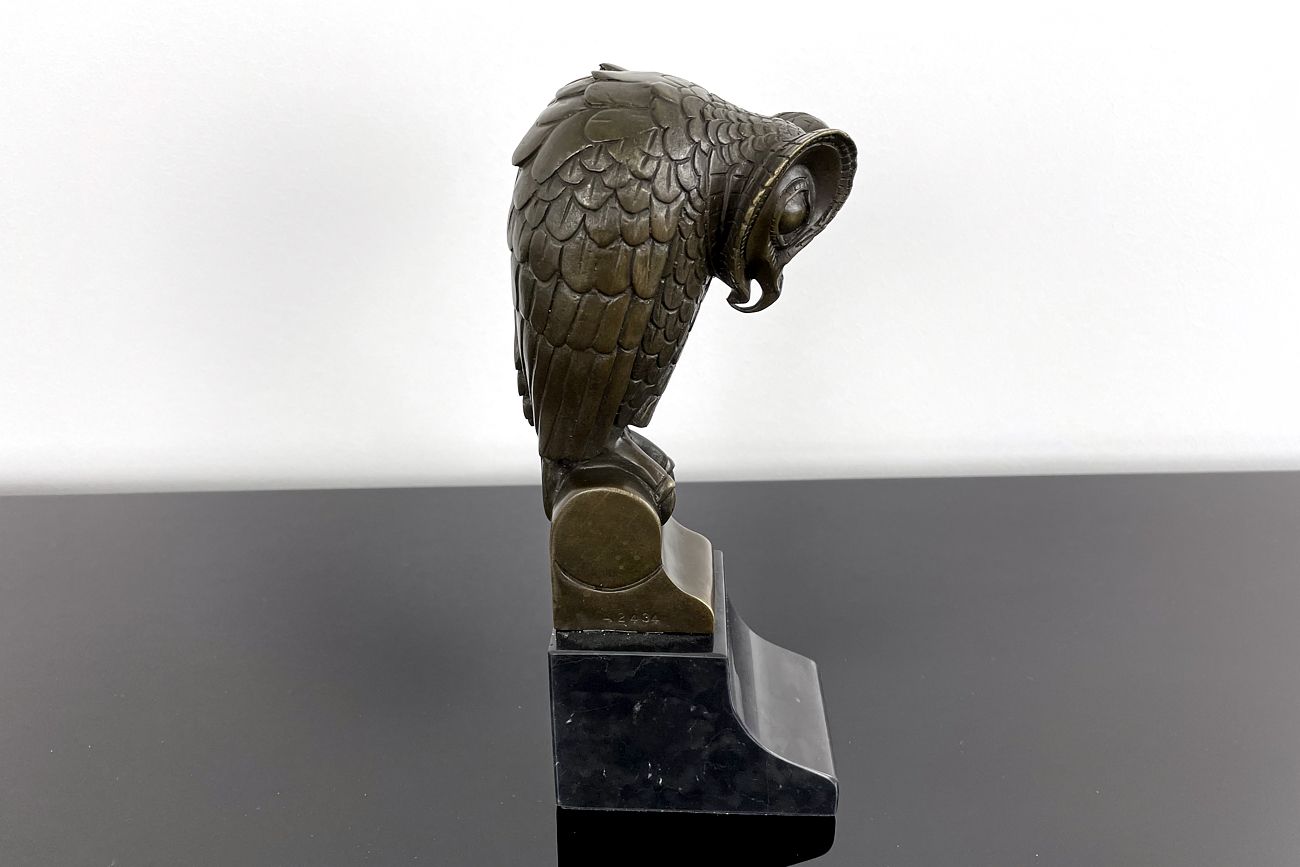 Decorative bronze in Art Deco style