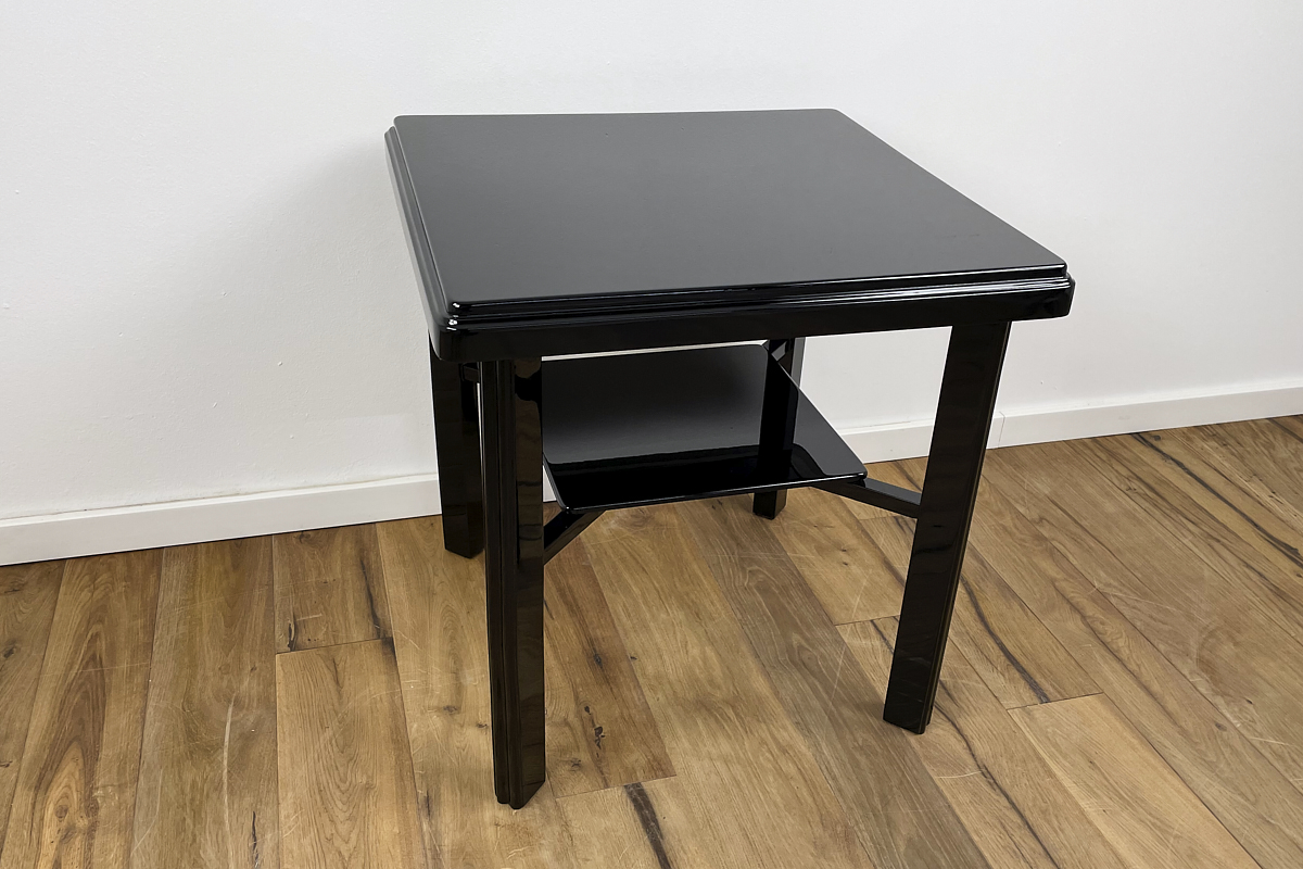 Art Déco Sidetable around 1940 from Germany in highgloss black Lacquer
