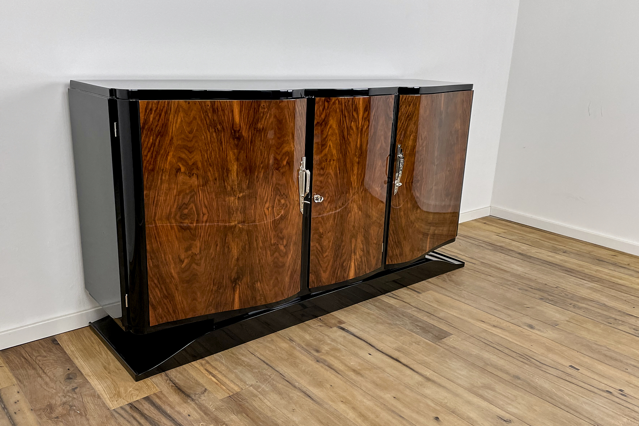 Art Deco sideboard with curved fronts in Caucasian nut from France around 1930
