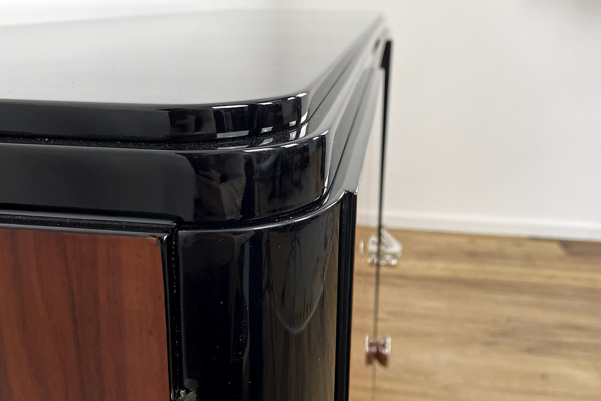 Art Deco highboard with a fantastic veneer and mirrored compartment, the original handles have been newly chrome-plated