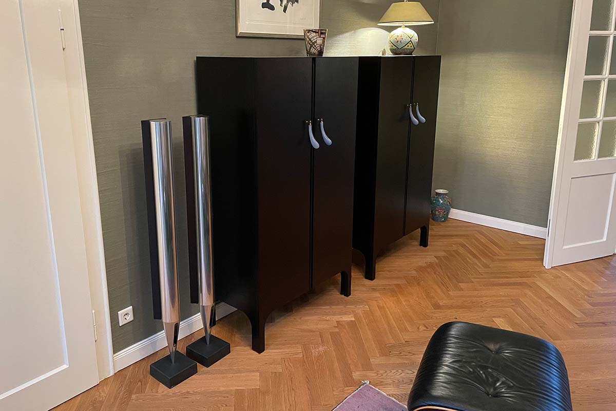 Chests of drawers in dark oak and distant blue - design furniture