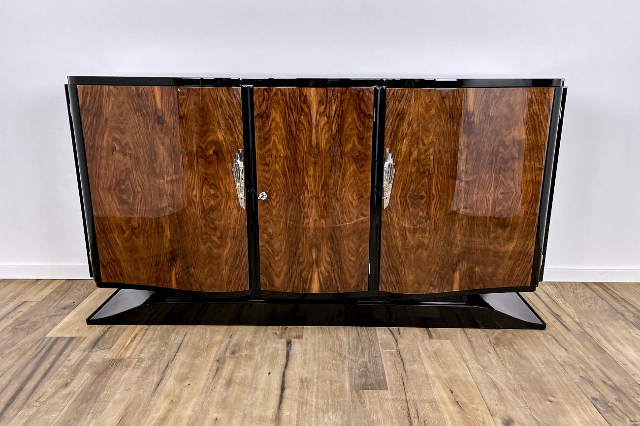 Art Deco sideboard with curved fronts in Caucasian nut from France around 1930