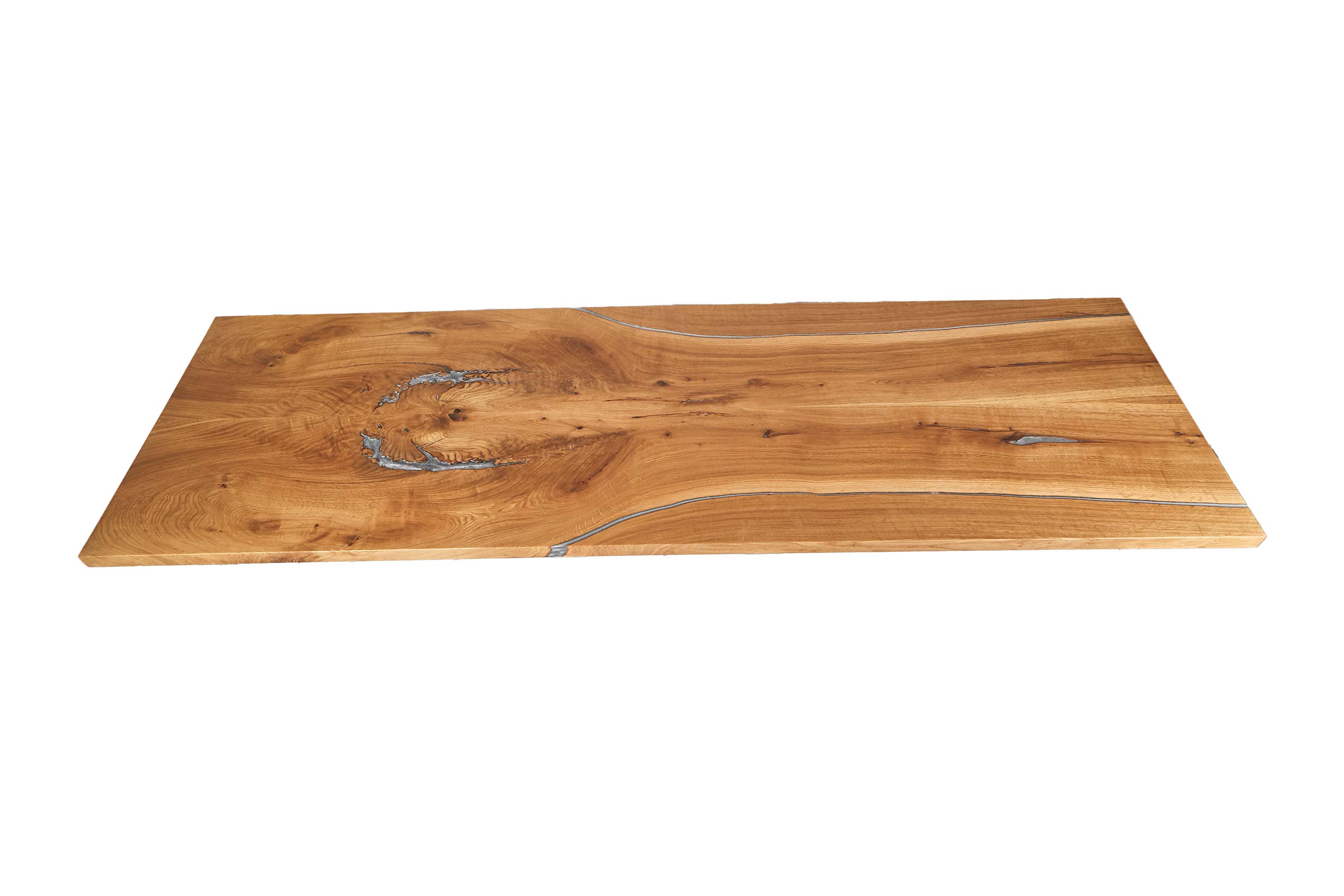 Oak table top as an eye-catcher