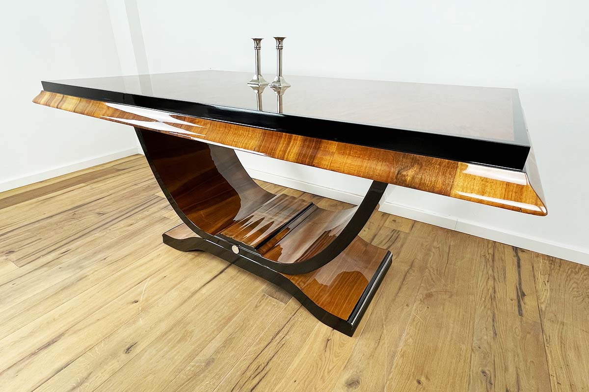 Art Deco dining table / gondola table from Paris around 1925, a very rare and valuable version