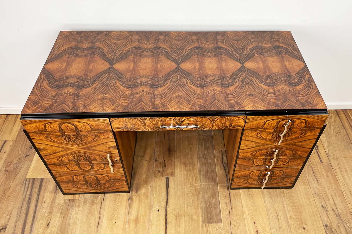 Art Deco Desk from Paris 'Villa Victor Hugo' Around 1925 with Stunning Walnut