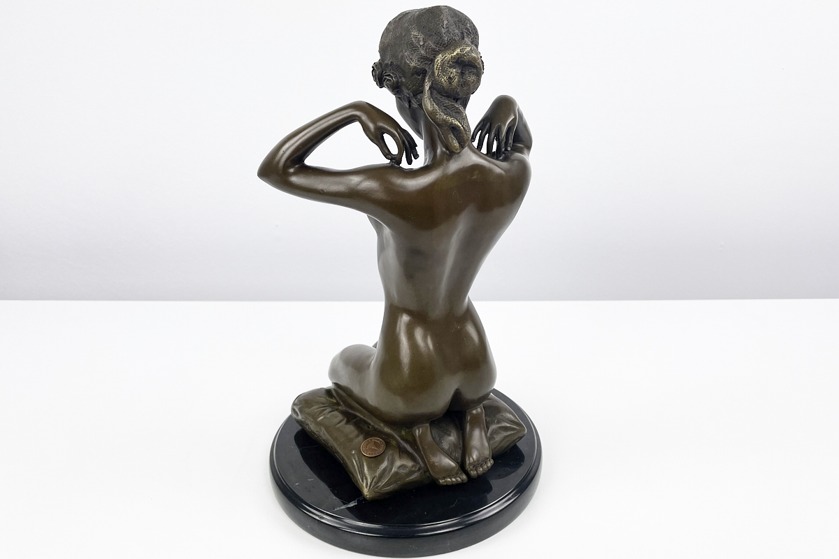 Beautiful bronze figure Paul Ponsard - The necklace