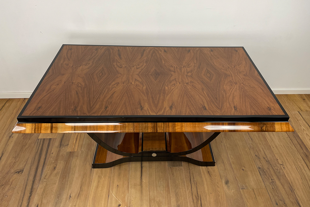 Art Deco dining table / gondola table from Paris around 1925, a very rare and valuable version