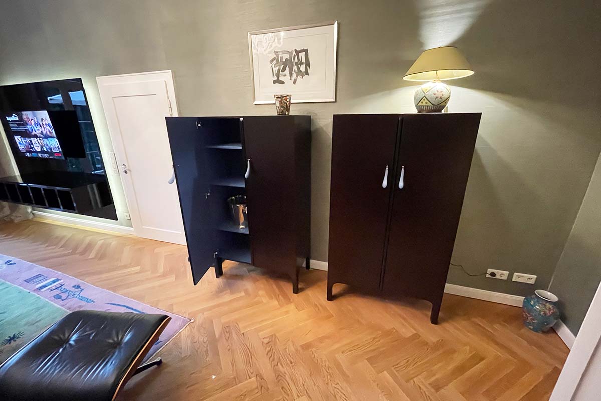 Chests of drawers in dark oak and distant blue - design furniture