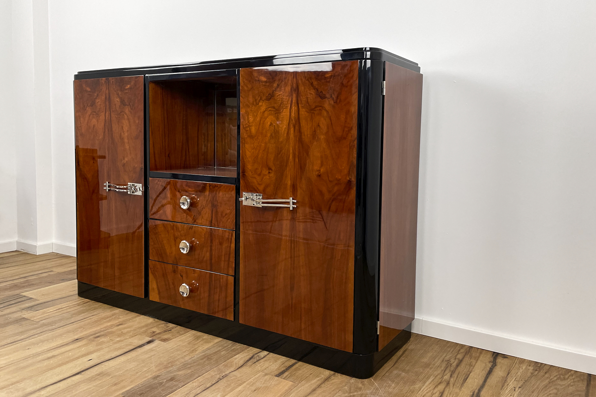 Art Deco highboard with a fantastic veneer and mirrored compartment, the original handles have been newly chrome-plated