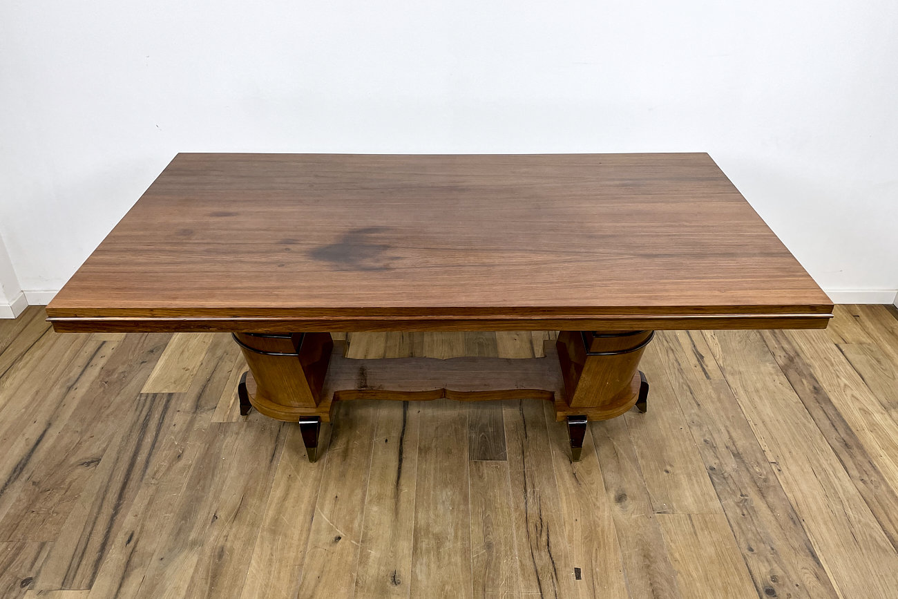Art Deco dining table in rosewood with an unusual base