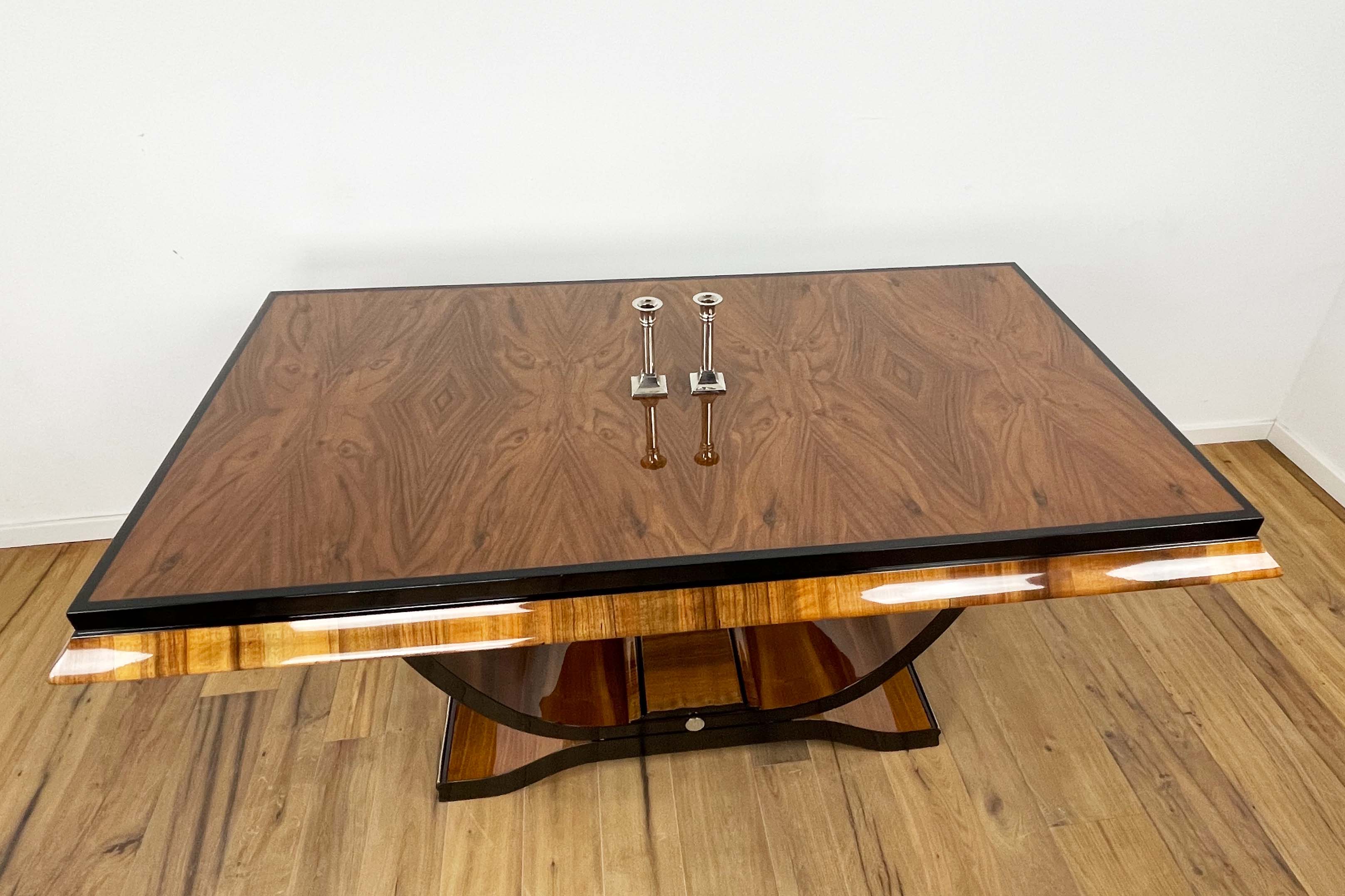 Art Deco dining table / gondola table from Paris around 1925, a very rare and valuable version