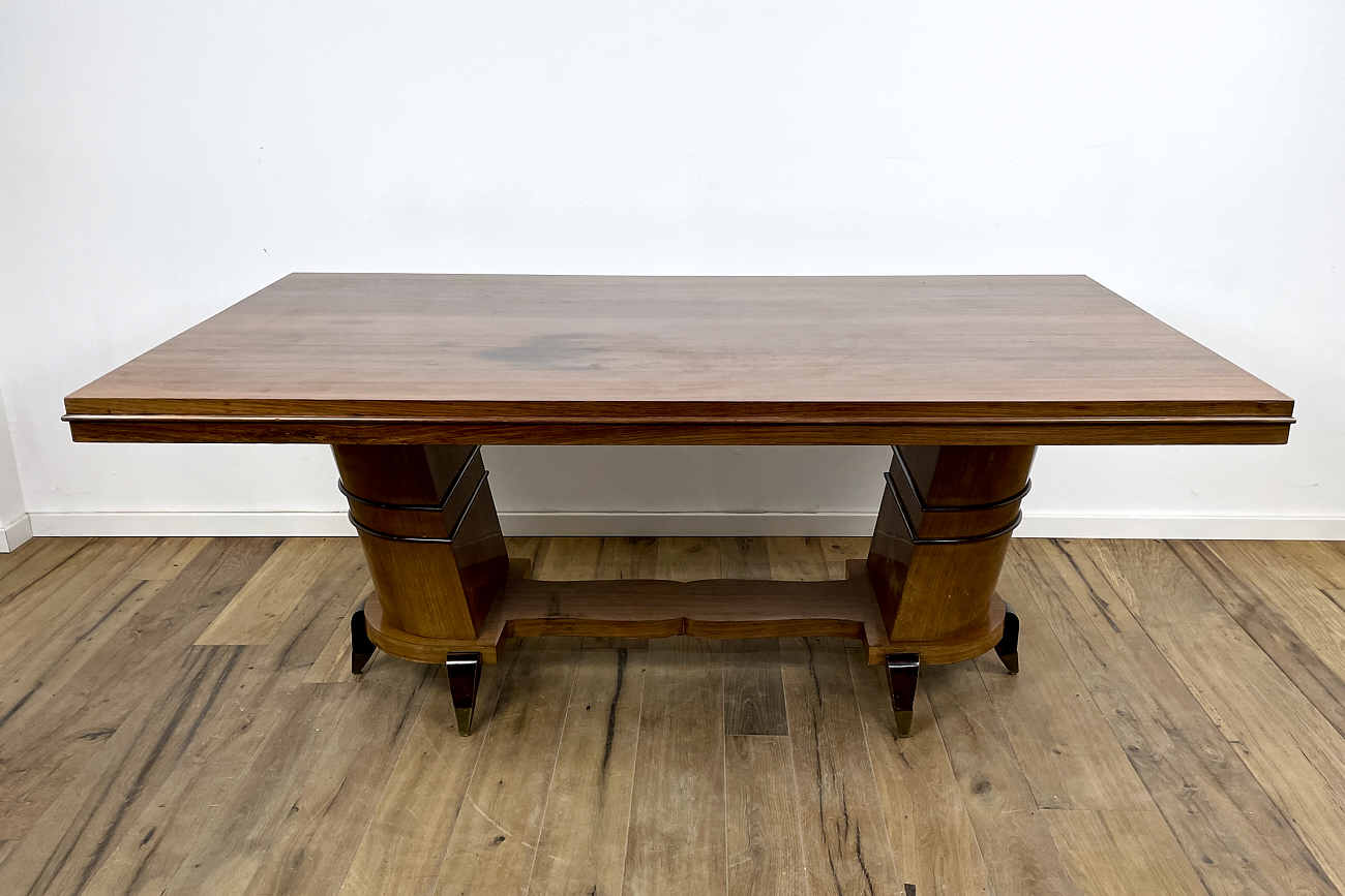 Art Deco dining table in rosewood with an unusual base