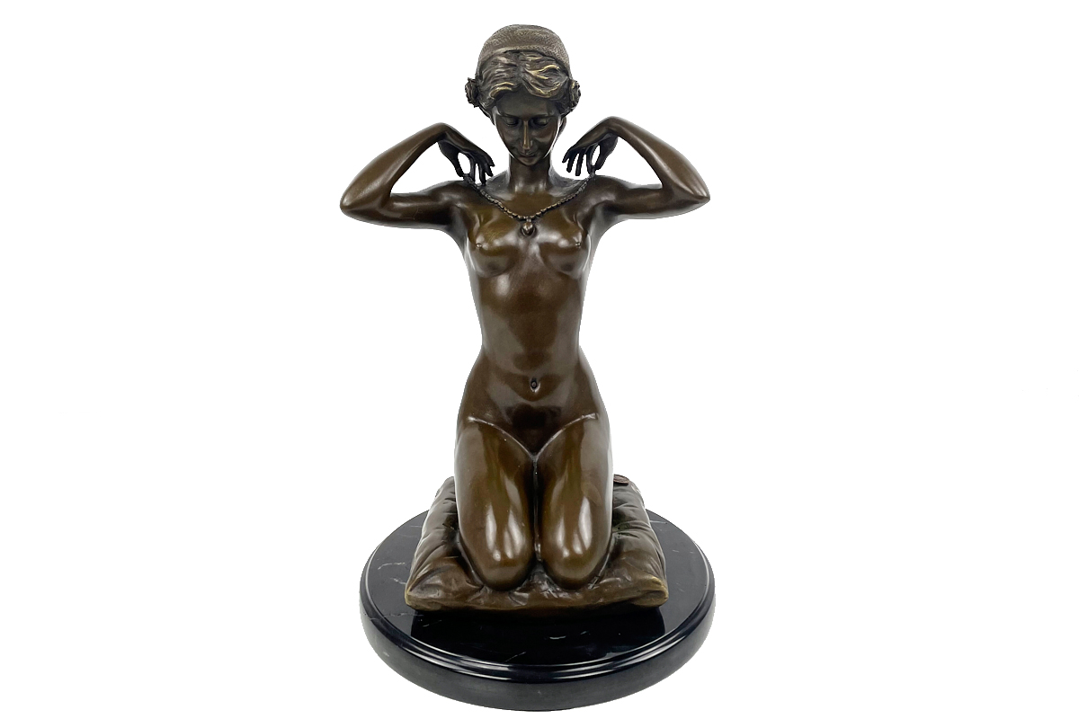 Beautiful bronze figure Paul Ponsard - The necklace