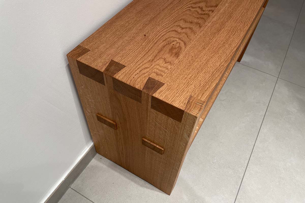 Children's bench made of solid regional oak, classically dovetailed - handwork