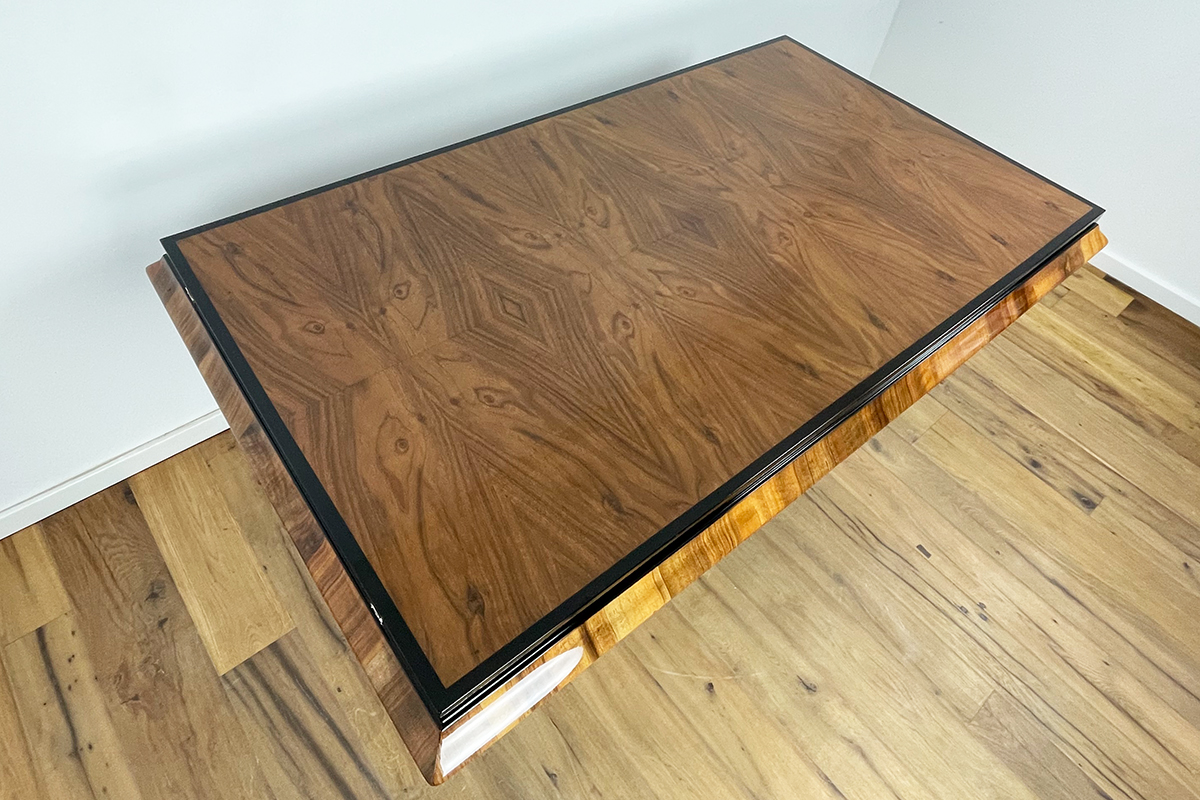 Art Deco dining table / gondola table from Paris around 1925, a very rare and valuable version