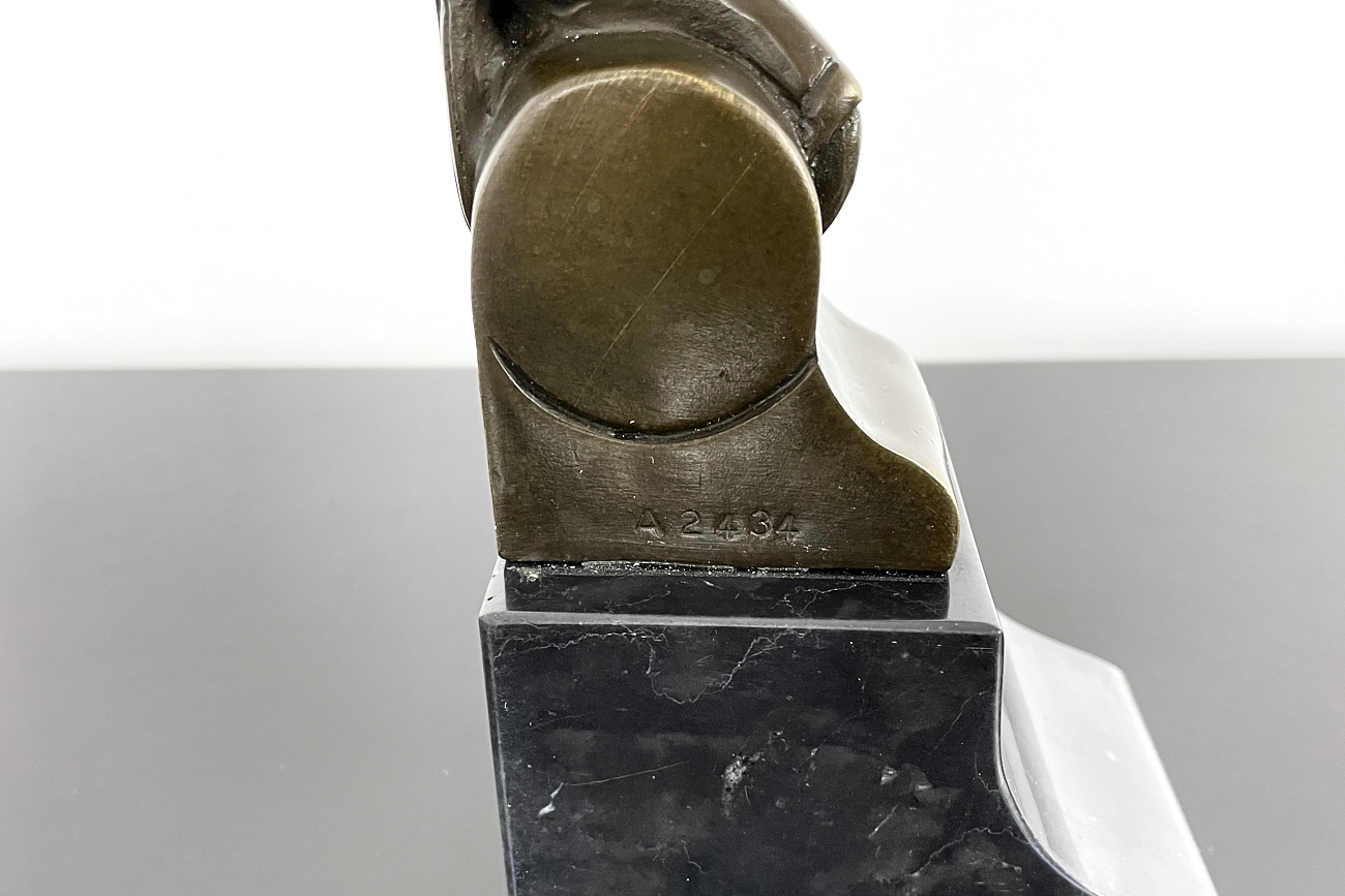 Decorative bronze in Art Deco style