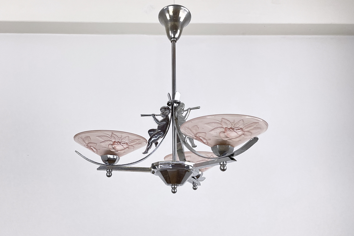   Art Deco lamp France around 1925 chrome with angel motif and pink glass with a floral pattern, signed Mueller Freres Luneville